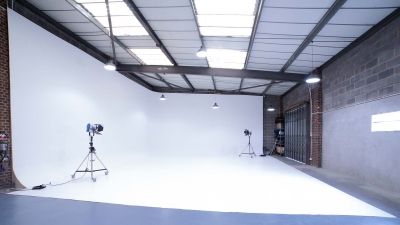 Cheap Photo Studio Hire, Cheap Film Studio Hire, Studio Hire London, Infinity Cove Studio